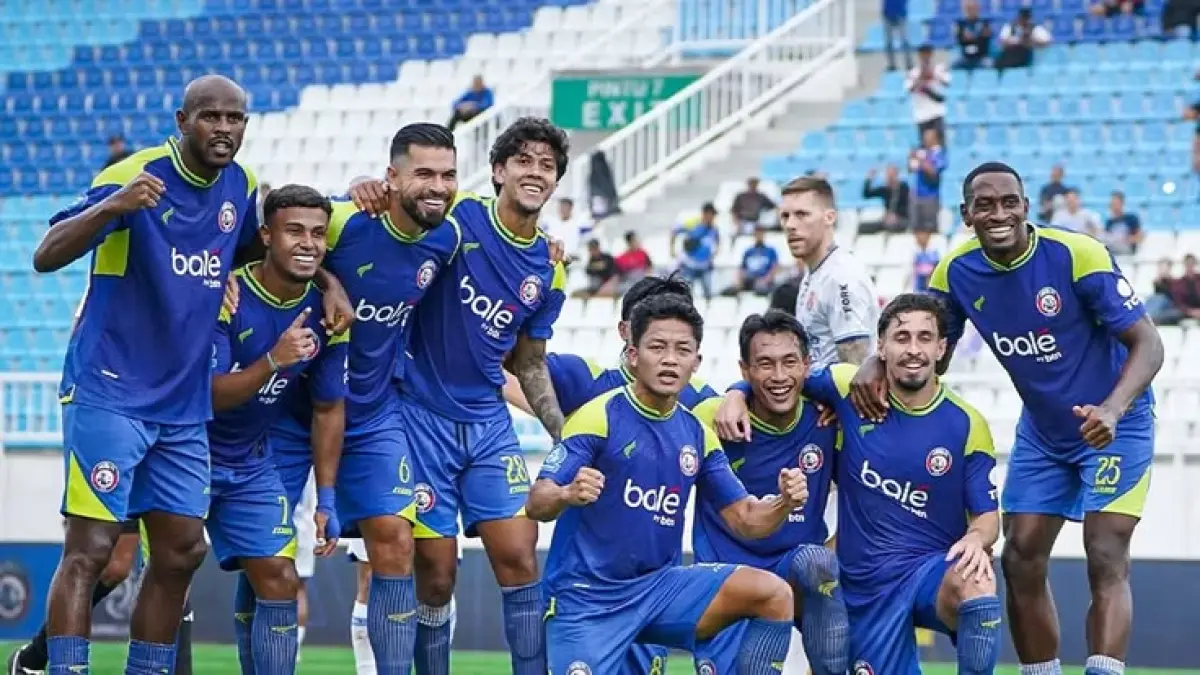 Cek daftar pemain baru Arema FC 2026/2027! David da Silva, Rizky Ridho, hingga Ivar Jenner dikabarkan merapat. Simak bocoran transfer Singo Edan di sini!(Pinterest)
