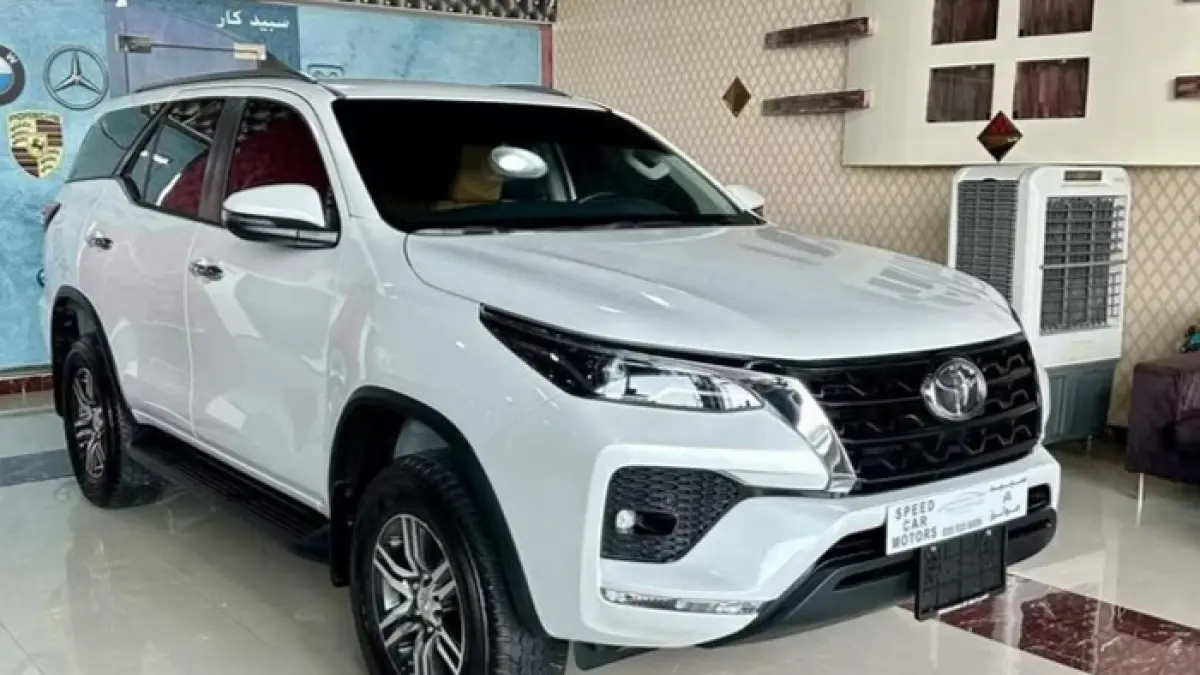 Fortuner VRZ 2016 diesel modif anak muda dijual Rp329 juta, kondisi diklaim orisinal, bebas tabrak, dan siap pakai. (Pinterest)