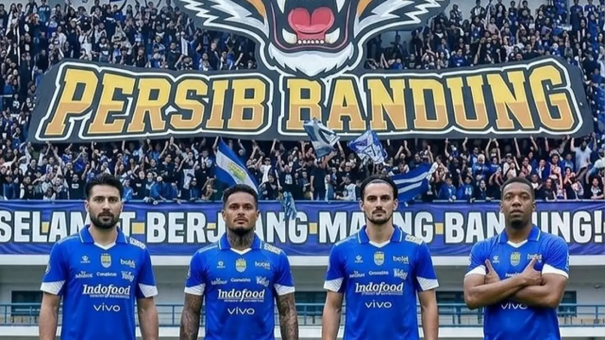 Lagu “Yang Kalah Jadi Cacing, yang Menang Jadi Naga” viral usai Persib Bandung sukses meraih hattrick juara Liga 1.