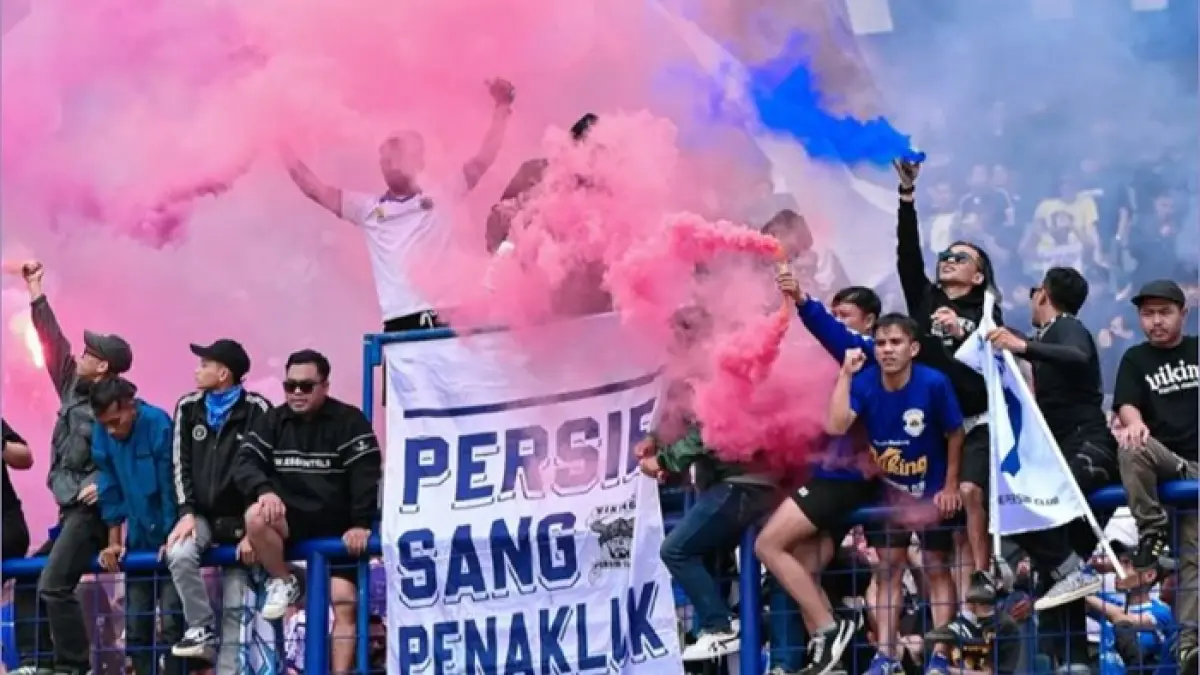 Persib Bandung juara Liga 1 2025-2026 usai imbang lawan Persijap Jepara. Maung Bandung cetak hattrick juara dan Bandung berpesta semalaman.