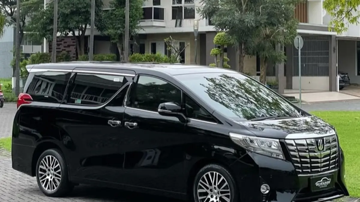 Toyota Alphard 2016 bekas ramai dijual murah, tapi banyak risiko banjir dan odometer putaran yang wajib diwaspadai. (Pinterest)