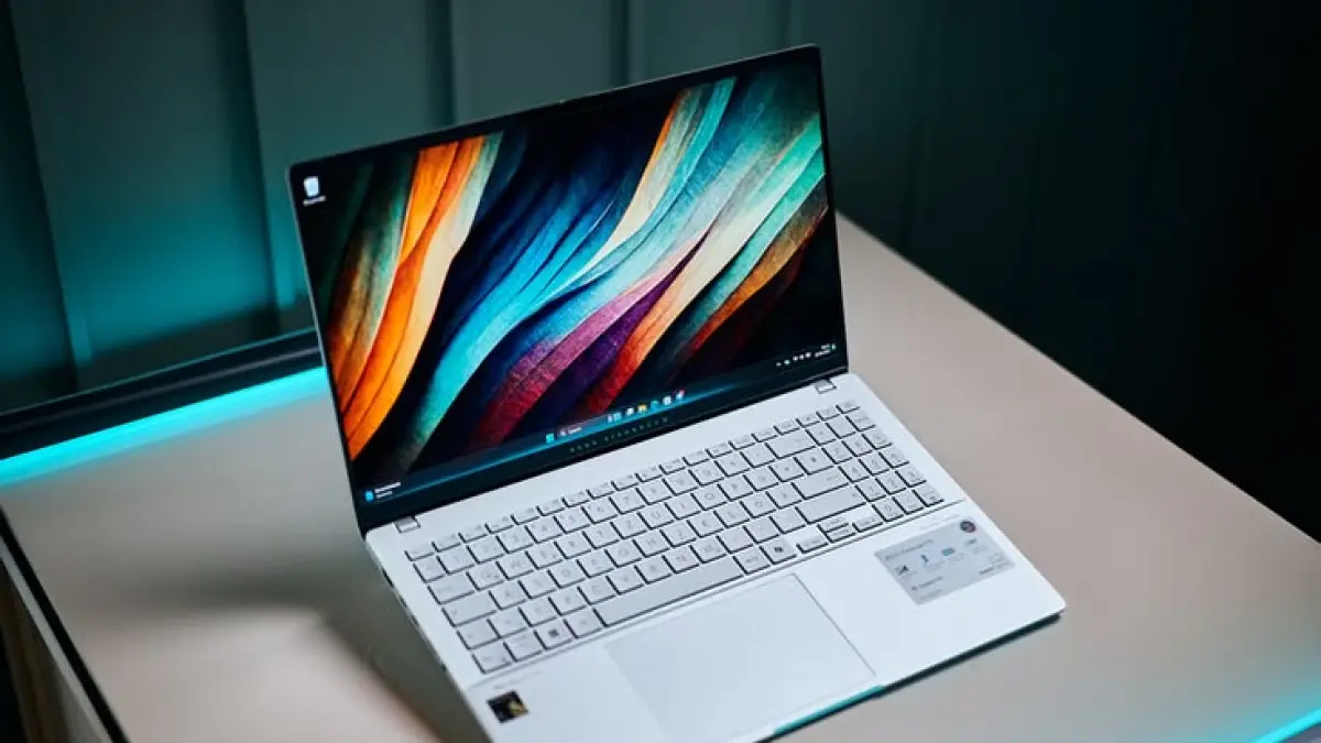Asus Vivobook OLED Rp9 jutaan hadir dengan Ryzen 5 7520 Series, RAM 16 GB, dan layar OLED 15,6 inci yang sulit disaingi.