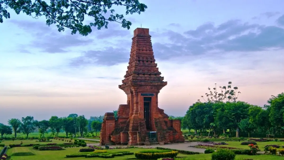 Kerajaan Majapahit pernah menguasai Nusantara dan Asia Tenggara sebelum runtuh akibat perang saudara dan perebutan kekuasaan.
