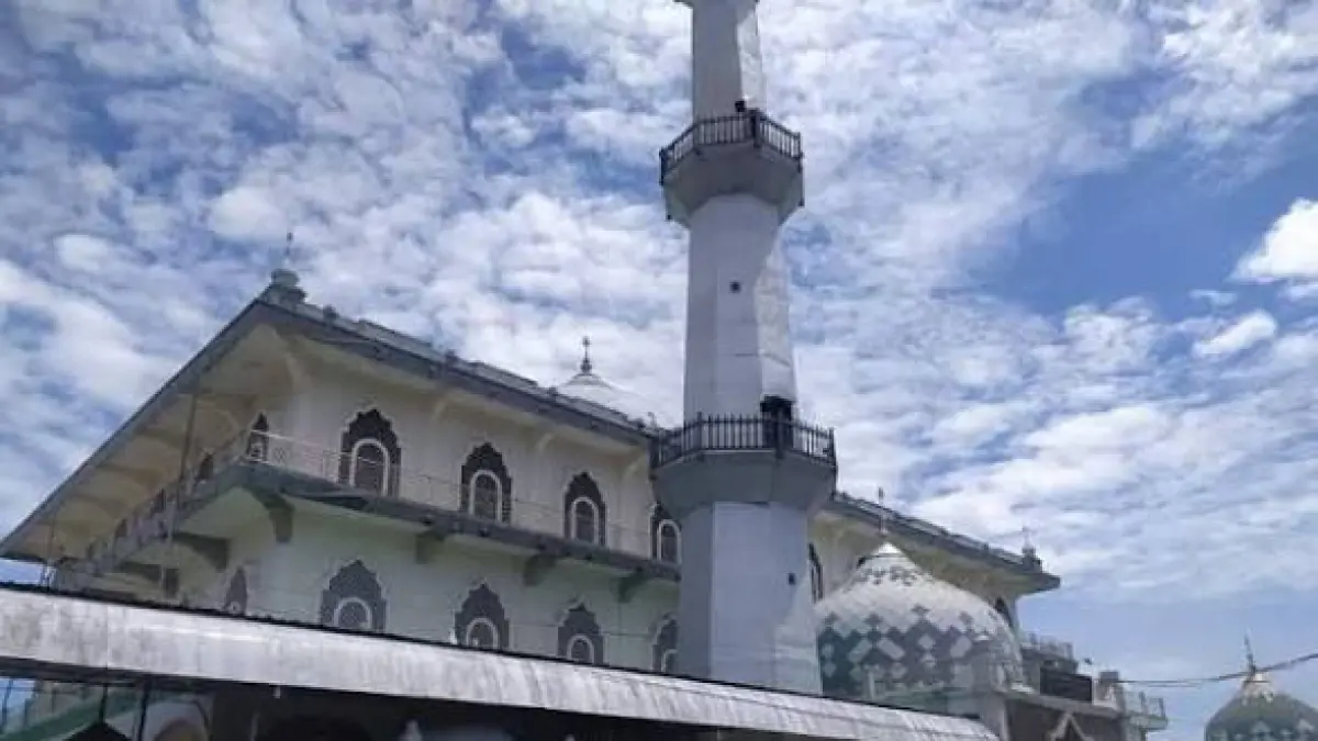 Kisah Karomah Imam Lapeo yang Legendaris: 15 Cerita Menakjubkan dari Ulama Tanah Mandar yang Masih Dipercaya Hingga Kini (Google.com)
