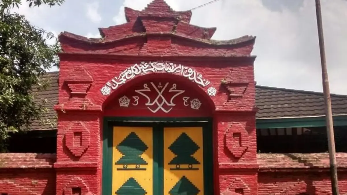 Masjid Agung Sang Ciptarasa Cirebon, Dibangun Semalam oleh Walisanga? Ini Fakta Sejarah dan Keunikannya (Pinterest)