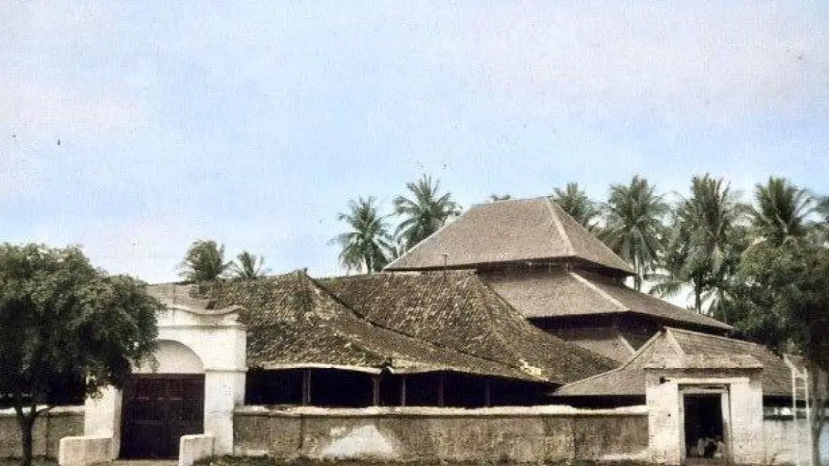 Masjid Sang Cipta Rasa Cirebon Simpan Kisah Tragis: Dari Pembunuhan Sultan hingga Sidang Syekh Siti Jenar (Pinterest)