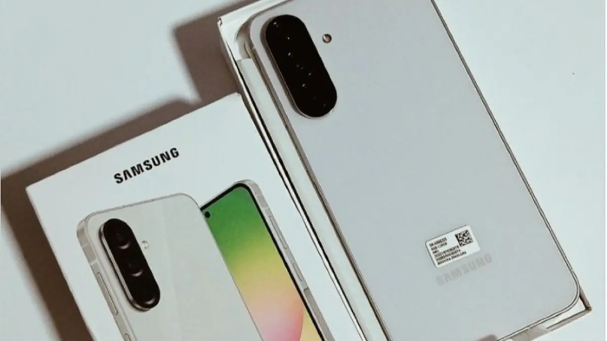 Samsung Galaxy A56 5G dan Galaxy S24 FE beda Rp2 juta, tapi S24 FE unggul jauh di performa, kamera, dan Galaxy AI.