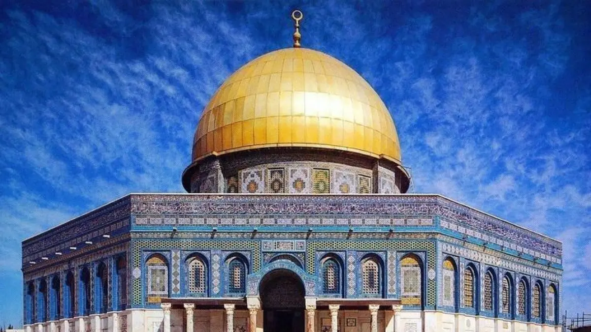 Sejarah Masjid Al Aqsa kembali disorot, dari kiblat pertama umat Islam hingga konflik Zionis Israel di Palestina.