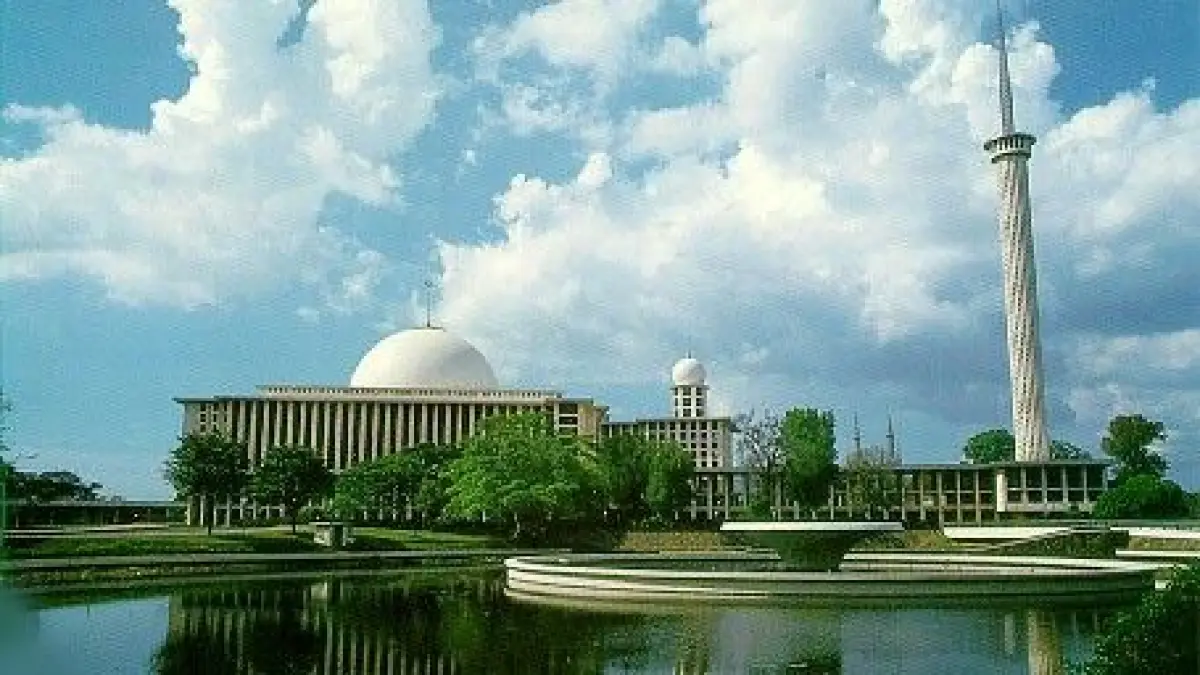 Sejarah Masjid Istiqlal: Dari Ide Soekarno hingga Jadi Masjid Terbesar Asia Tenggara, Ini Fakta Uniknya (Pinterest)