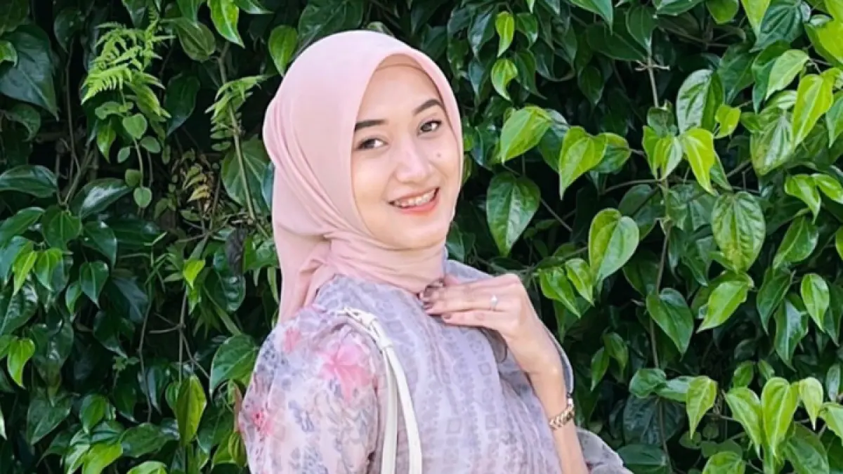 KONSISTEN: Rosidah Athari, warga Desa Craken, Kecamatan Munjungan, yang terus menghasilkan karya kreatif di media sosial lewat resep memasak. (DOK. PRIBADI UNTUK RADAR TRENGGALEK)
