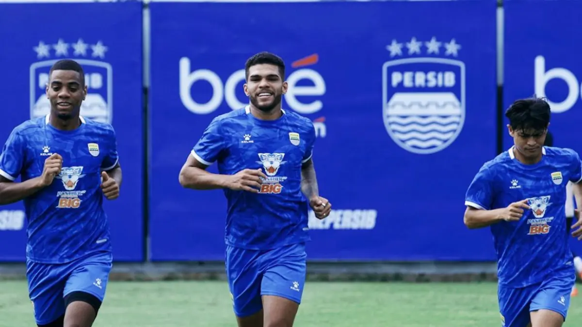 Daftar pemain asing Persib Bandung yang bertahan dan keluar musim 2026/2027, Federico Barba dirumorkan hengkang.