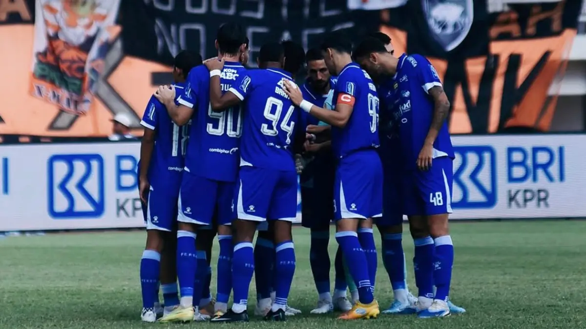 Rumor transfer Persib Bandung memanas. Pratama Arhan, Patrick Robson hingga Aiman Husin masuk radar Maung Bandung.(Screenshot Instagram)