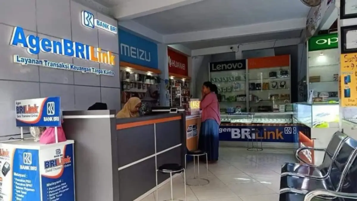 AgenBRILink memiliki peran penting mendukung aktivitas ekonomi masyarakat, khususnya di daerah  jauh dari kantor layanan perbankan. (PT BANK RAKYAT INDONESIA UNTUK RADAR TRENGGALEK)
