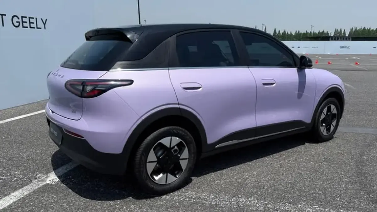 Geely EX2 Resmi Meluncur di Indonesia, Mobil Listrik Rp233 Jutaan Ini Punya Bagasi Depan 70 Liter dan ADAS Lengkap (Pinterest)