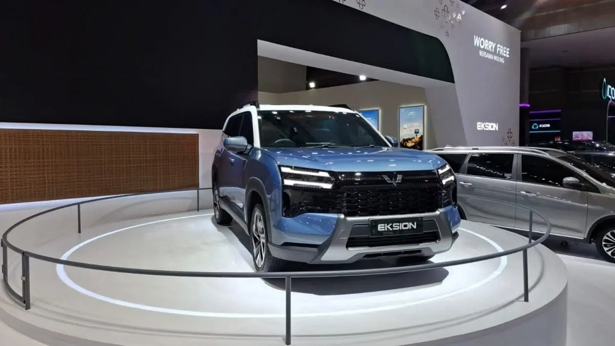Wuling Axion EV hadir sebagai SUV listrik 7 seater pertama di Indonesia. Simak spesifikasi, fitur, harga, dan keunggulannya.