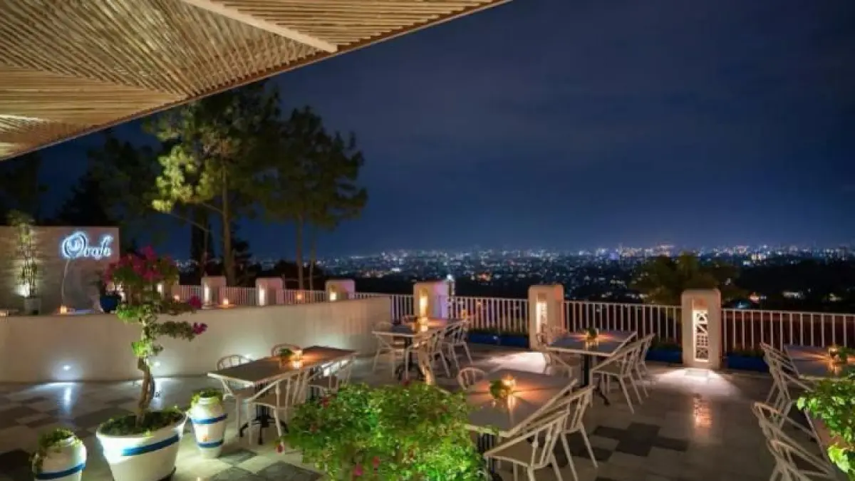 Cafe Bandung view bagus viral dengan panorama alam, suasana sejuk, dan konsep estetik yang jadi favorit wisatawan.
