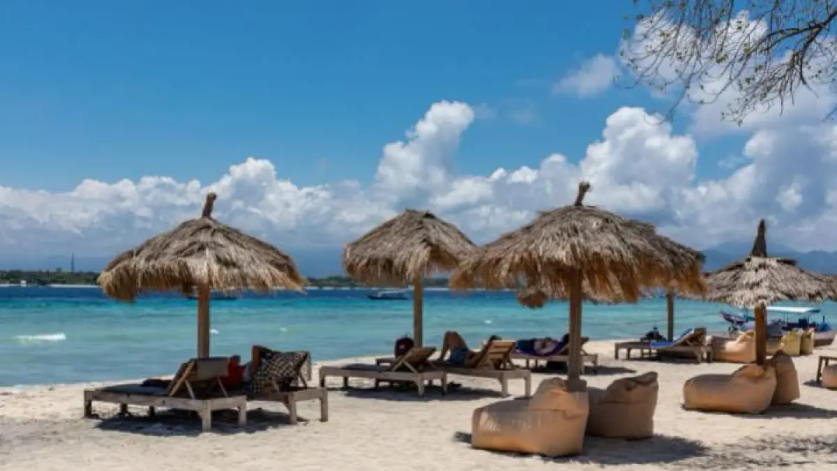 Gili Lombok paling indah menawarkan pantai eksotis, laut jernih, dan surga bawah laut yang menjadi favorit wisatawan dunia.
