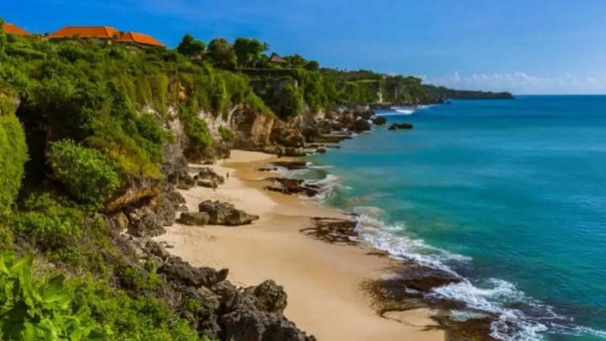Hidden Gem Bali makin populer karena menawarkan wisata alam yang tenang, autentik, dan jauh dari keramaian destinasi utama.