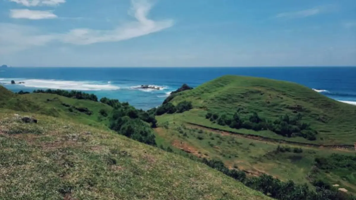 Bukit Lombok instagramable terbaru menawarkan panorama alam menakjubkan dan spot foto estetik yang sedang viral.