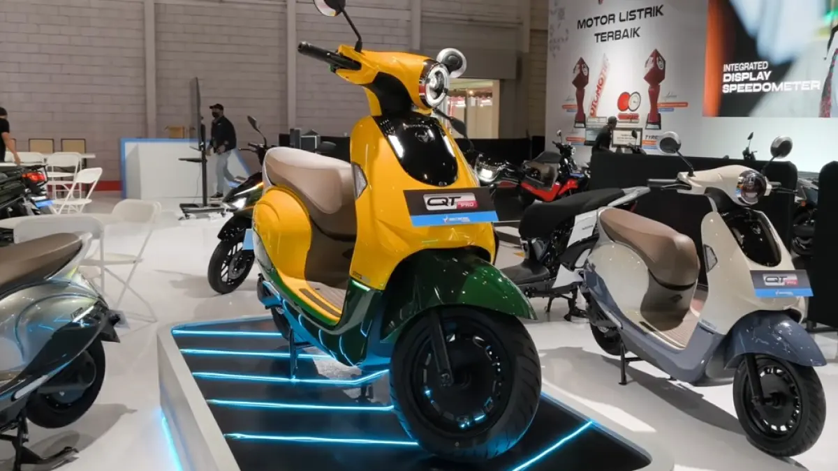 Indomobil E-Motor QT Pro meluncur di IMS 2026, harga Rp15 juta, desain retro modern, fitur lengkap dan jarak tempuh hingga 135 km. 
(screenshot youtube)