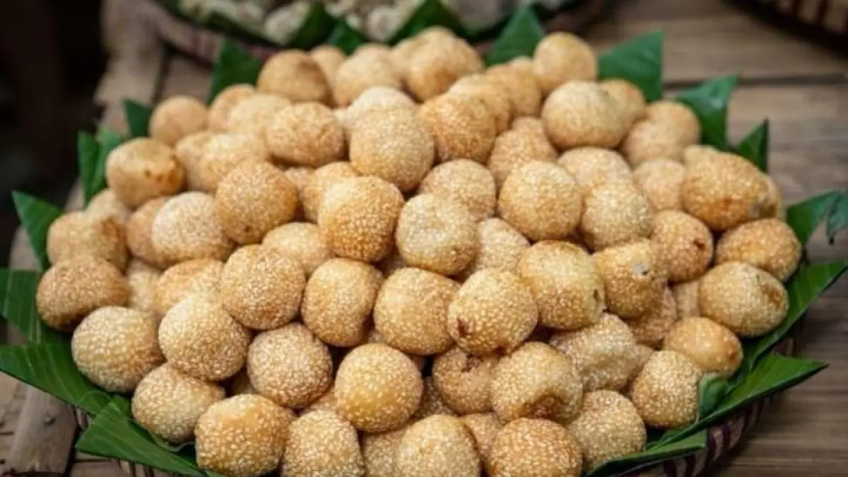 Jajanan khas Jawa Timur seperti onde-onde dan getuk pisang tetap diminati karena rasa autentik dan warisan budaya.