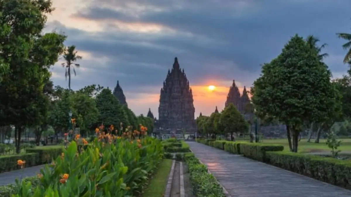 Sejarah Kerajaan Mataram Kuno mengungkap kejayaan Borobudur dan Prambanan sebagai warisan peradaban Nusantara.