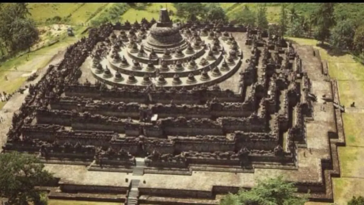 Sejarah Kerajaan Mataram Kuno mengungkap kemakmuran masyarakat yang ditopang pertanian, perdagangan, dan budaya maju.
