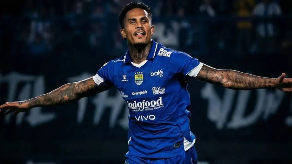 Pemain baru Persib Bandung 2026 jadi sorotan, Maung Bandung incar 3 pemain baru untuk perkuat skuad Liga 1 musim depan.
