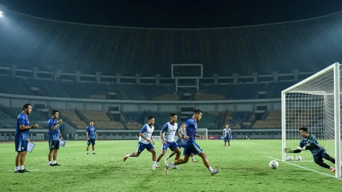 Persib Bandung transfer 2026 jadi sorotan, Maung Bandung incar pemain timnas dan striker tajam untuk perkuat skuad Liga 1.