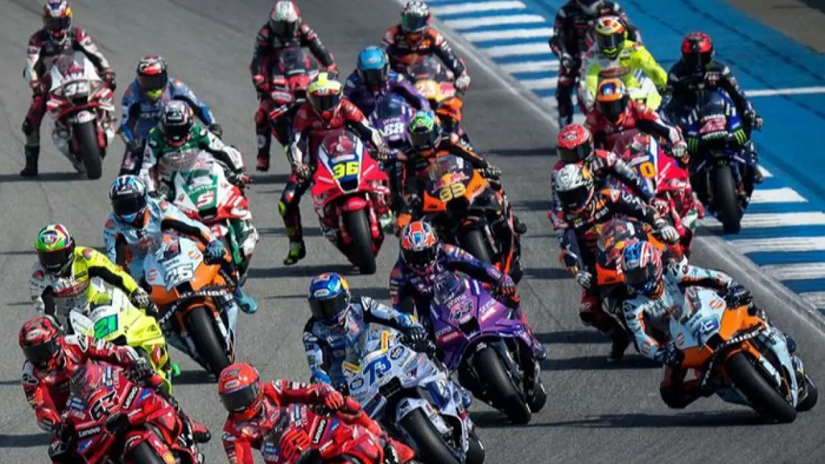 Drama MotoGP Balaton Park 2026: Jorge Martin minta maaf, Valentino Rossi bela Bezzecchi, fans singgung Mandalika. (Pinterest) 