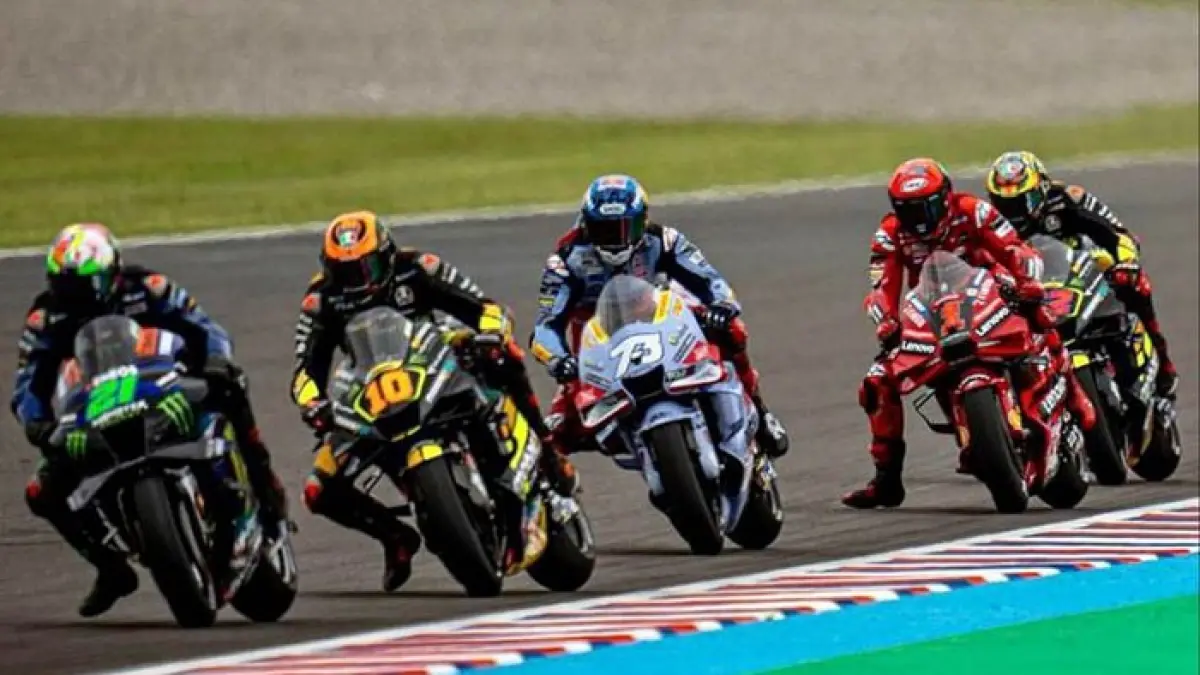 Jadwal Moto3 Hungaria 2026 lengkap, update klasemen terbaru dan peluang Veda Ega Pratama kejar puncak rookie. (Pinterest) 