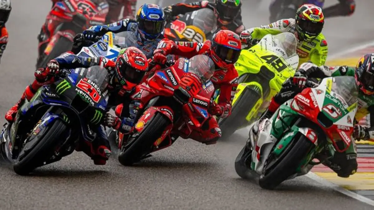 Klasemen MotoGP 2026 terbaru usai GP Hungaria. Marc Marquez juara, Bezzecchi tetap memimpin, persaingan makin ketat. (Pinterest) 