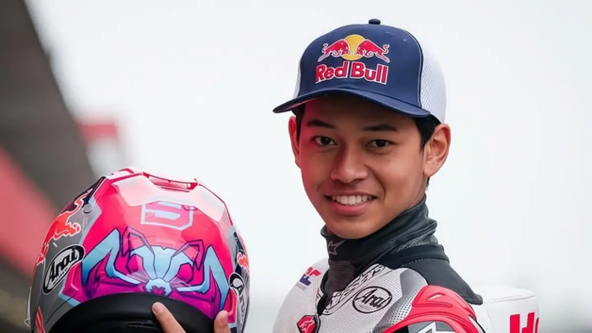Veda Ega Pratama bangkit usai crash di Balaton Park. Talenta muda Indonesia kembali mencuri perhatian Moto3 2026.(Pinterest) 