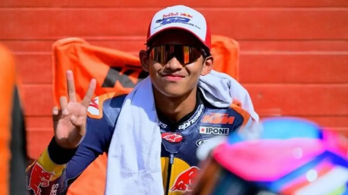 Veda Ega Pratama mengaku rindu Indonesia dan masakan rumah di tengah Moto3 2026. Dukungan fans jadi sumber semangatnya.(Pinterest)