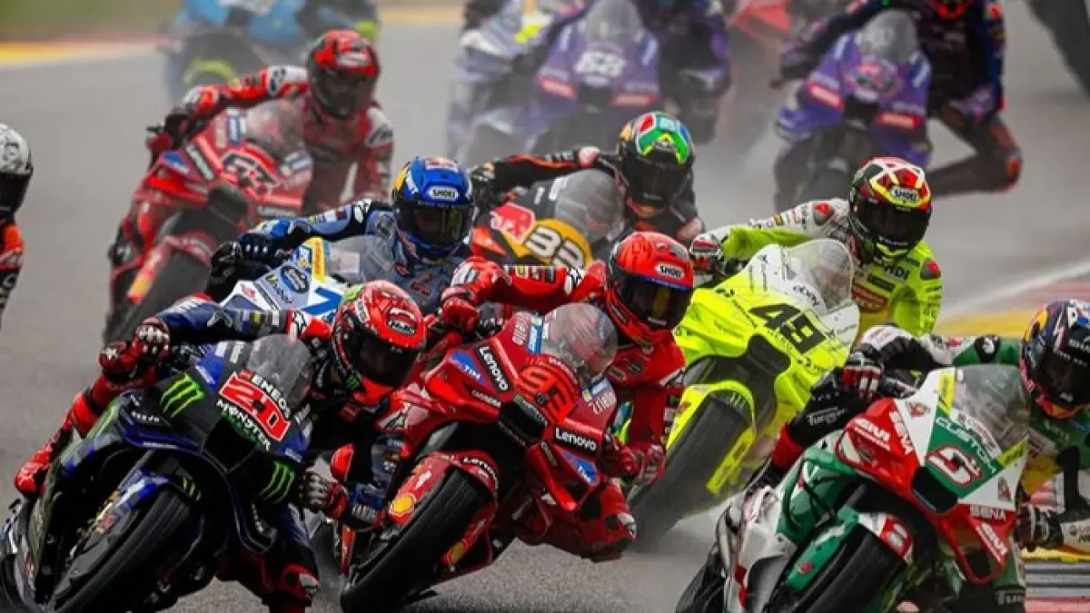 Hasil Moto3 Hungaria 2026: Maximo Quiles juara, Veda Ega Pratama finis ke-16 dan gagal menambah poin. (Pinterest)