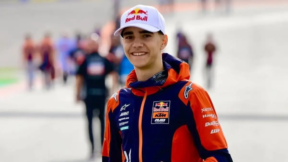 Brian Uriarte kehilangan 13 poin usai status finis keempat Moto3 Hungaria 2026 diubah menjadi DNF akibat pelanggaran penalti.(Gemini AI)