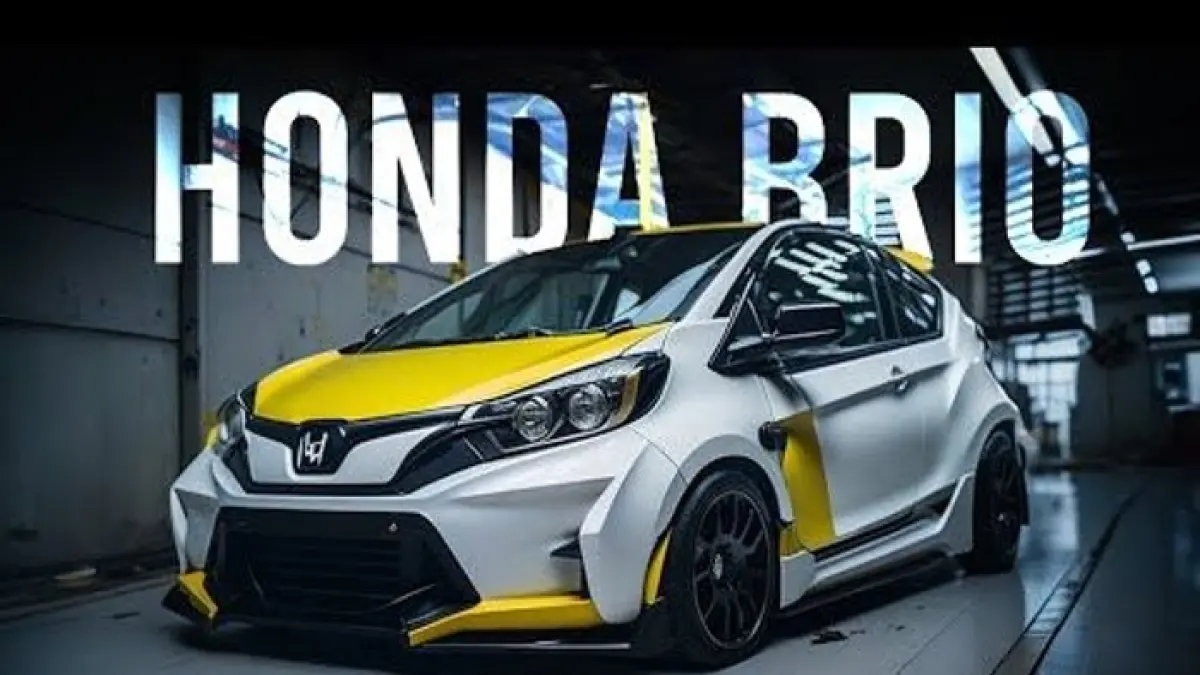 Honda Brio RS Urbanite tampil lebih sporty berkat body kit lengkap, rear spoiler, dan lampu super terang. Simak detail modifikasinya.(Gemini AI)