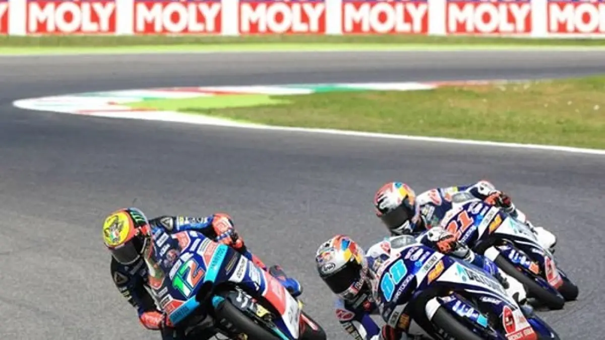 Jadwal Moto3 Ceko 2026 dan klasemen terbaru. Veda Ega Pratama hanya terpaut satu poin dari Brian Uriarte di klasemen Rookie of the Year.(Gemini AI)