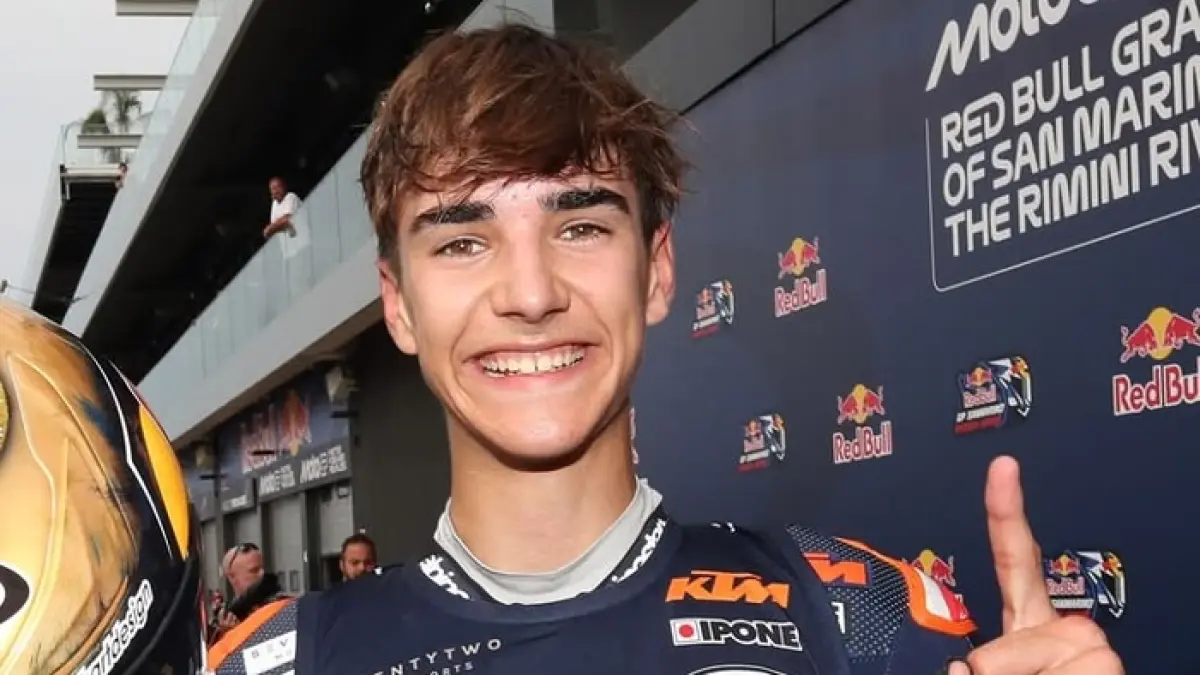 Profil Brian Uriarte, pembalap muda Moto3 2026 asal Spanyol dari Red Bull KTM Ajo dengan gaya balap agresif dan potensi besar.(Gemini AI)