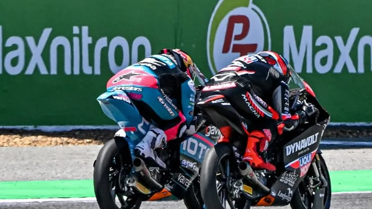 Sistem poin Moto3 2026 jadi sorotan usai Veda Ega Pratama diuntungkan revisi hasil GP Hungaria dan kembali memimpin klasemen rookie.(Gemini AI)