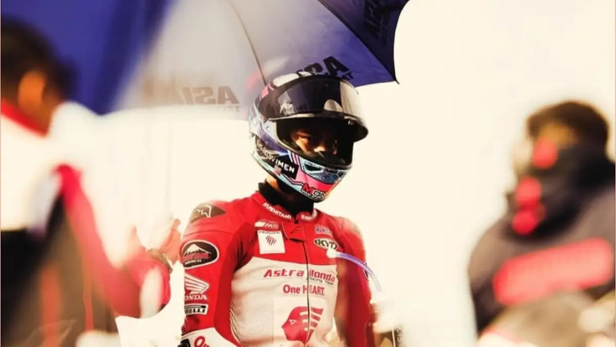 Alvaro Carpe resmi didiskualifikasi dari Moto3 Ceko 2026 imbas tabrak Munoz! Feda Ega Pratama untung besar, naik ke posisi start 9 di Brno.