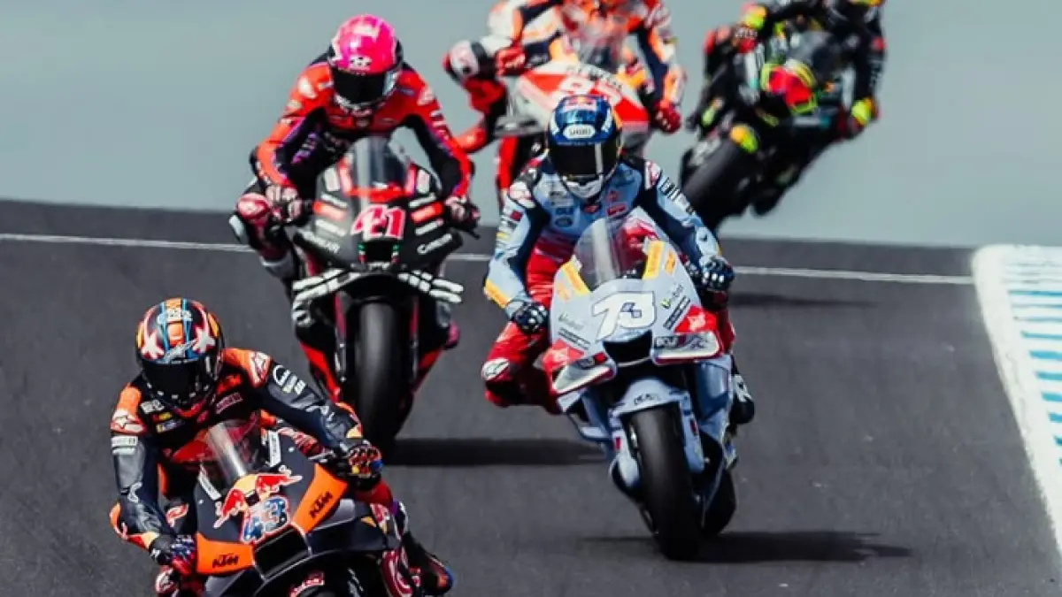 Kontroversi long lap penalty Feda Ega Pratama di MotoGP dan Moto3 picu isu penurunan penonton serta dugaan kerugian miliaran rupiah.(Pinterest)