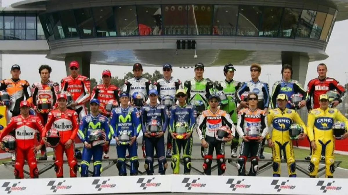 Sejarah MotoGP dari era 500cc hingga teknologi AI. Kisah legenda, rivalitas, dan perkembangan balap motor dunia.(pinterest)