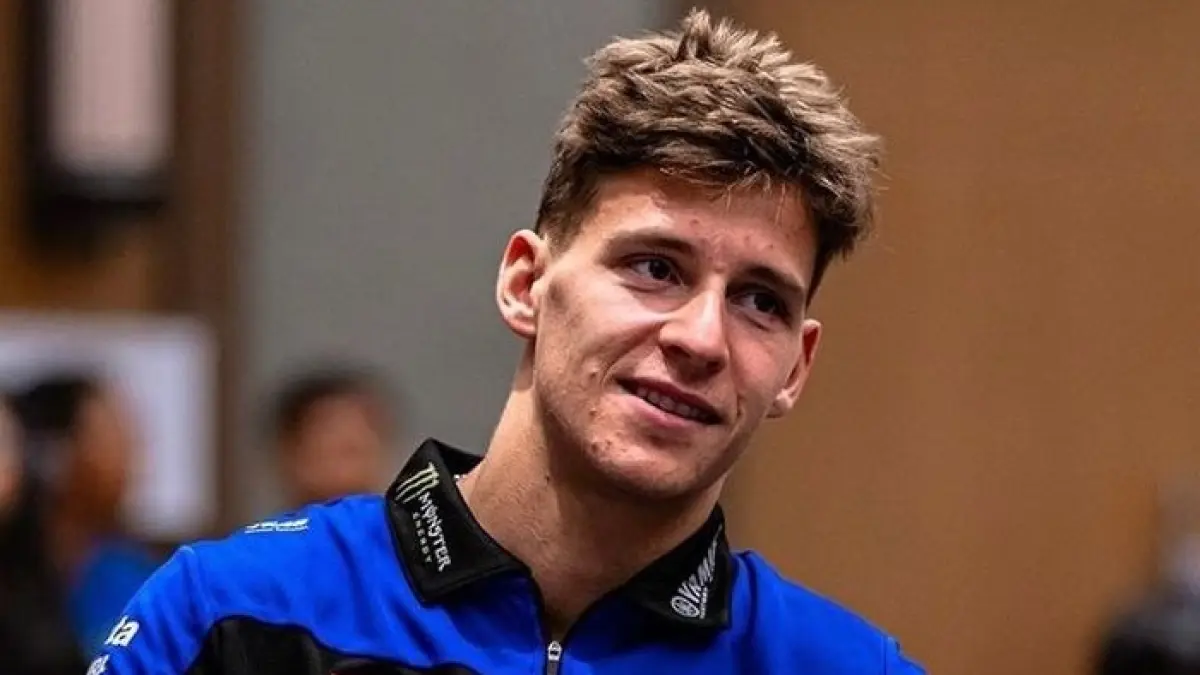 Fabio Quartararo kehilangan kemenangan MotoGP Inggris setelah motor Yamaha mengalami kerusakan saat memimpin balapan di Silverstone.(Gemini AI)