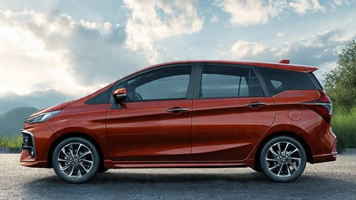 Toyota Calya 2026 tetap populer berkat kabin luas, irit BBM, dan biaya perawatan yang terjangkau.(Pinterest)