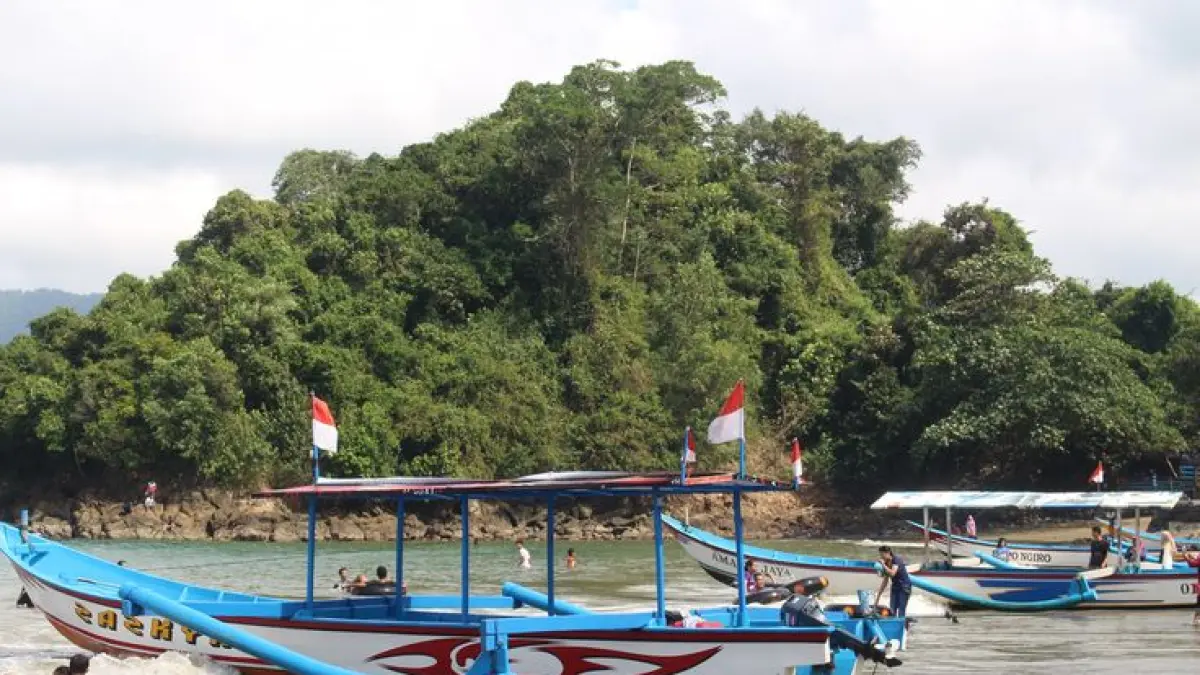 Tren liburan 2026, pantai selatan Trenggalek jadi favorit! Simak info wisata terbaru Watulimo dan tips kunjungan agar liburan tetap nyaman.