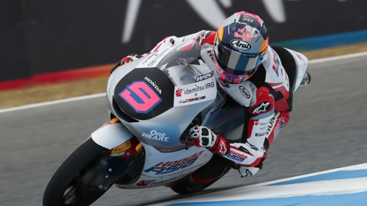 Veda Ega Pratama finis kedua di Moto3 GP Ceko. Jorge Martinez menyebut kemenangan pembalap Indonesia itu tinggal soal waktu.(Gemini AI)