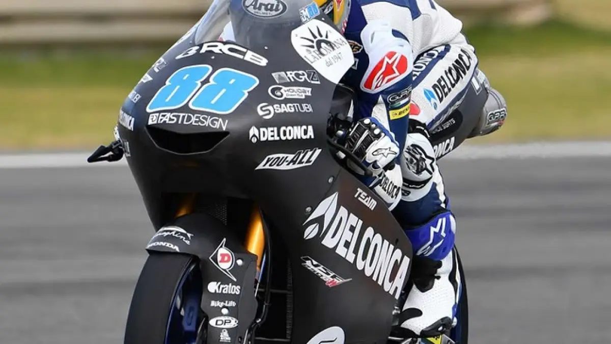 Feda Ega Pratama podium kedua di Brno usai tampil luar biasa. Marc Marquez disebut terpukau, peluang naik ke Moto2 makin terbuka. (Pinterest) 