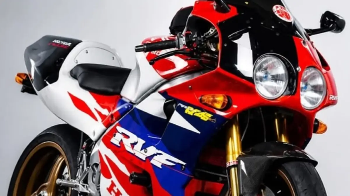 Spesifikasi lengkap motor honda moto3 2026 NSF250RW tunggangan Veda Ega Pratama yang sukses borong podium di sirkuit Buriram Thailand! (PINTEREST)