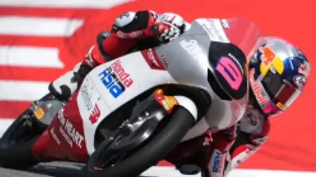 Veda Ega Pratama naik ke posisi 3 klasemen Moto3 2026 dan mulai masuk dalam persaingan perebutan gelar juara dunia.(Gemini AI)